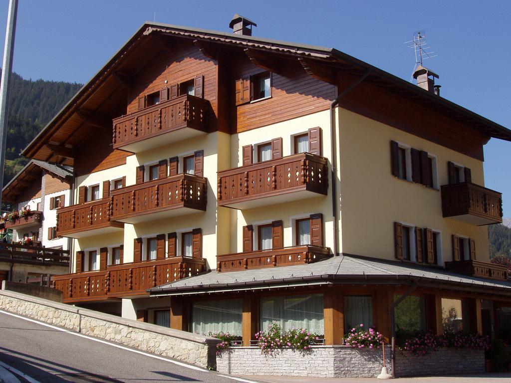 Residence Iris Beb Valdisotto Exterior foto