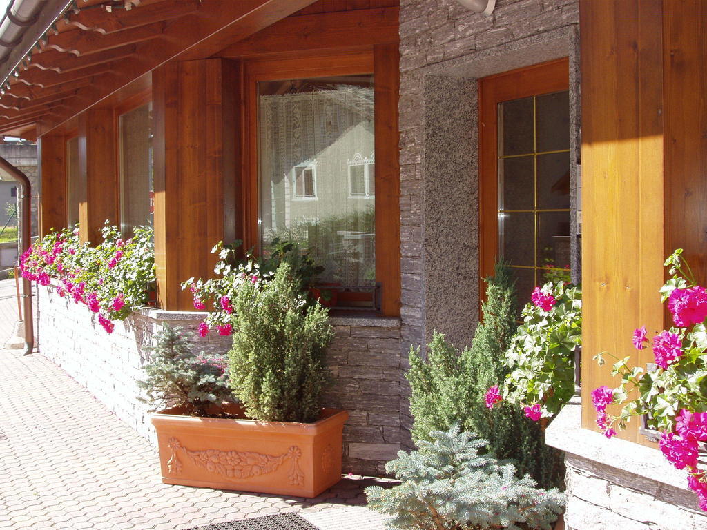 Residence Iris Beb Valdisotto Exterior foto